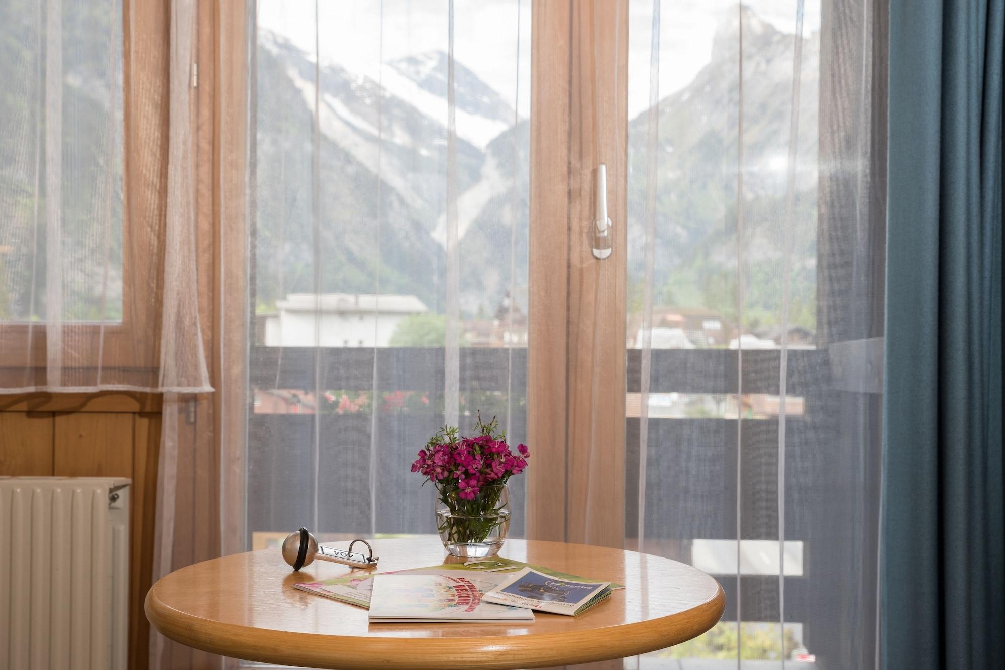 Hotel Bluemlisalp à Kandersteg Extérieur photo